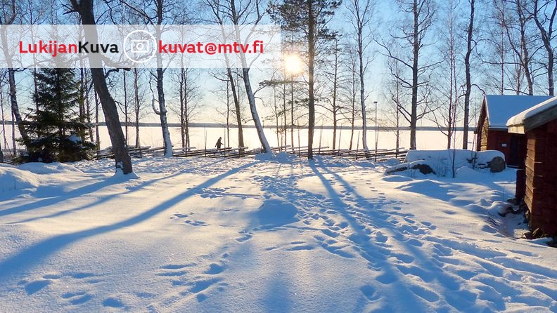 Aurinkoinen talvipäivä Vaasassa 15. helmikuuta 2016. Kuva: Matti Hietala