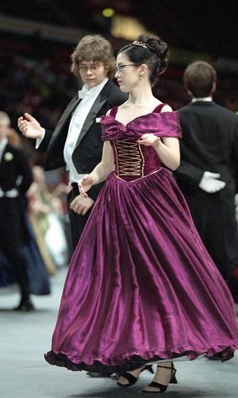 Vanhojen päivän tanssit Helsingin jäähallissa 2002.