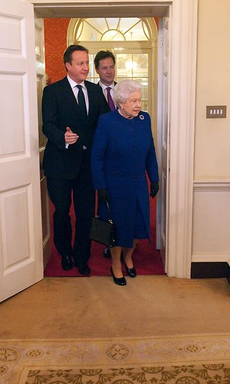 Kuningatar ja Nick Clegg
