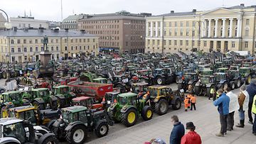 33561698  traktorimarssi