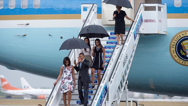 Obama saapuu Kuubaan Kuuba2