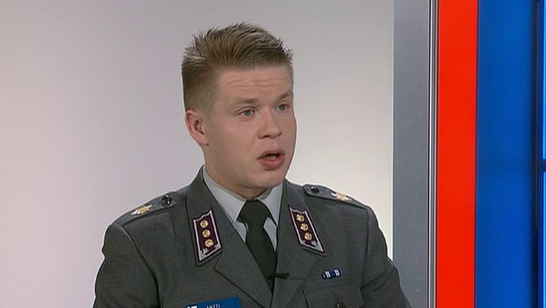 Maanpuolustuskorkeakoulun tutkijaupseeri Antti Paronen Seitsemän uutisissa 22. maaliskuuta 2016.