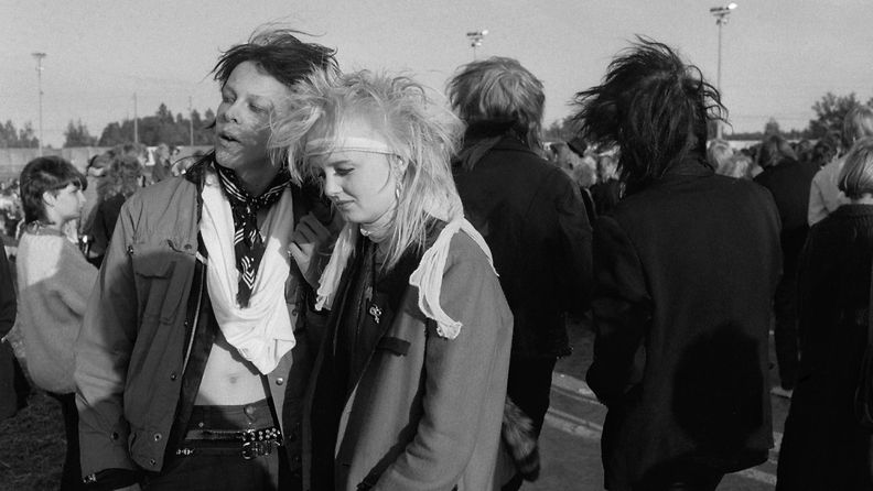 Nuorisoa Sun Rock festivaaleilla Forssassa kesäkuussa 1983.