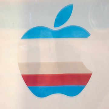 Apple käytti sateenkaarilogoa 1977-1998.