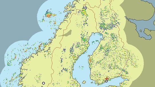 Sadekuuroja säätutkassa Skandinavian yllä 23.4. klo 15 Suomen aikaa