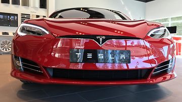 Uusi Tesla Model S.