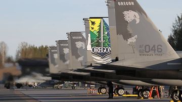 F-15 -rivistöä Rissalassa siirtolennon jälkeen 6. toukokuuta. Paikka: Karjalan Lennosto. Kuva: Ilmavoimat