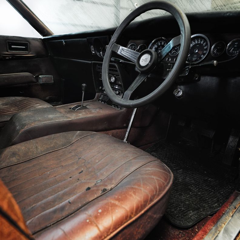 1968 Aston Martin DBS interior