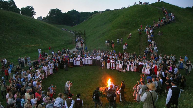 Juhannuksen juhlintaa Liettuassa