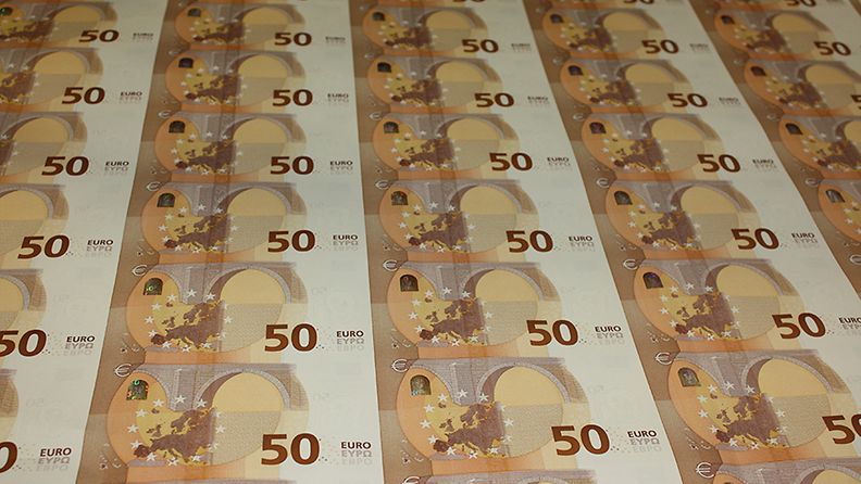 Production-of-the-new-50-banknote