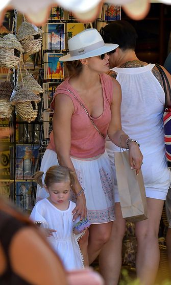 Madeleine ja Chris ja Leonore ja Nicolas lomalla St. Tropezissa 26.6.2016 10