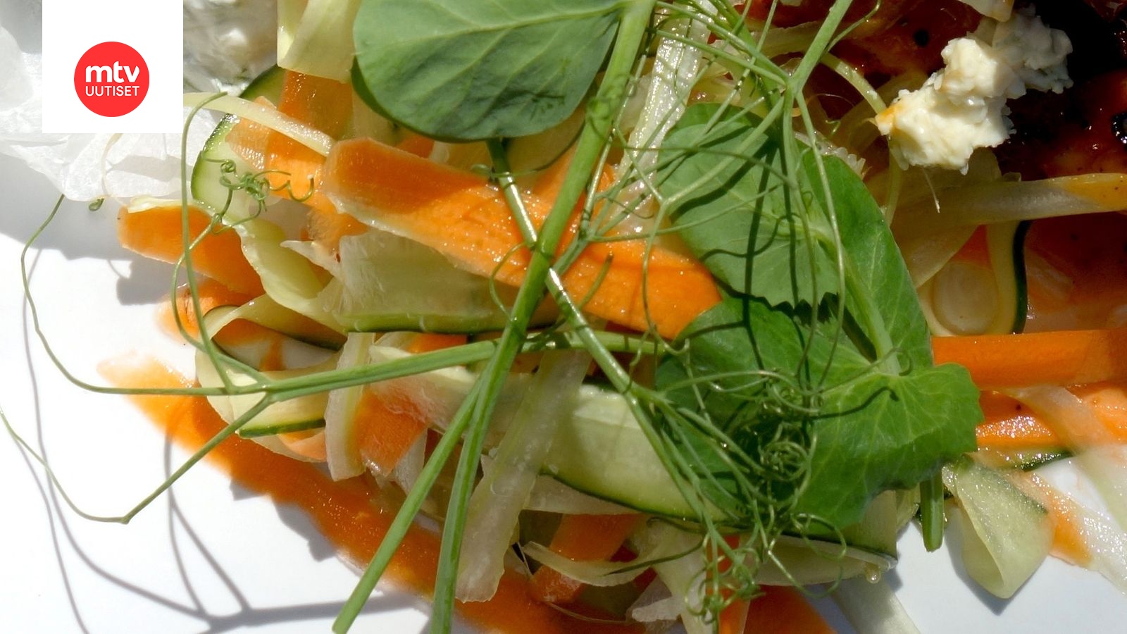 Porkkana-selleri-kurkkusalaatti - Resepti | Makuja | MTV Uutiset