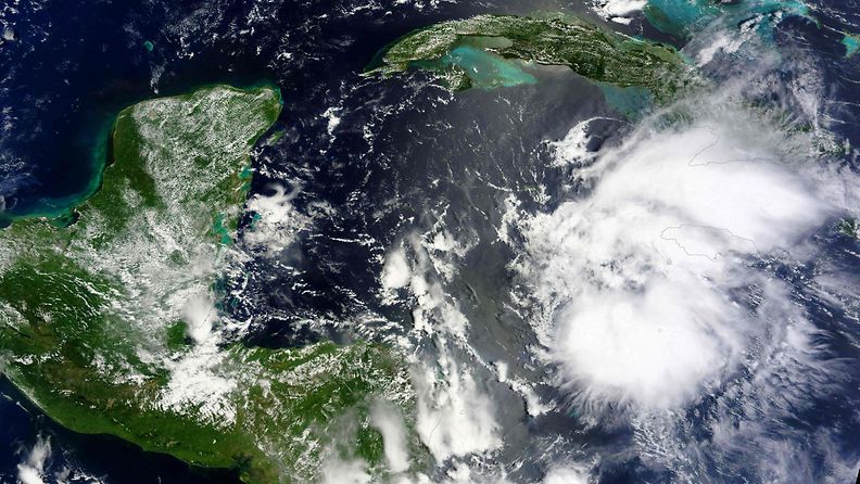 Earl-hurrikaani NASA:n satelliittikuvassa 2. elokuuta 2016. 