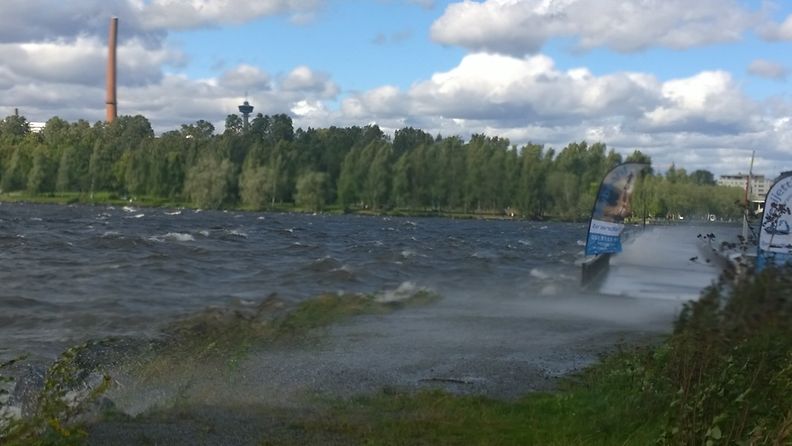 Rauli-myrsky Pyhäjärvellä Tampereella
