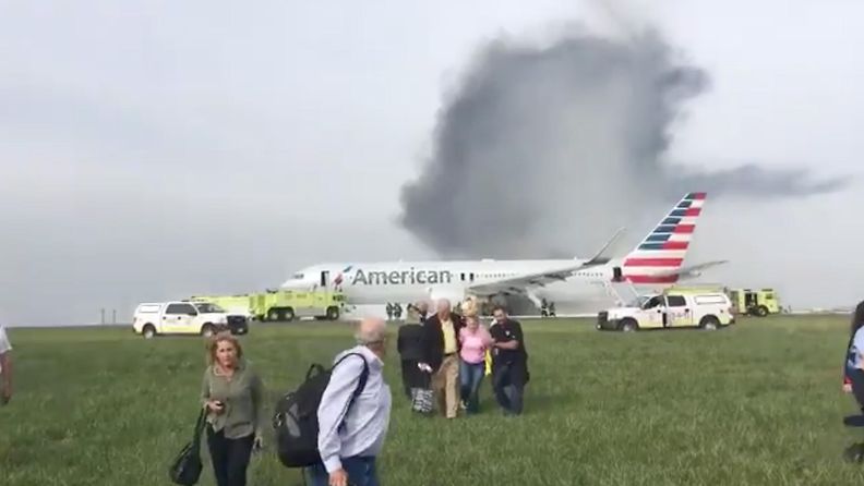 Tulipalo lentokoneessa Chicagossa