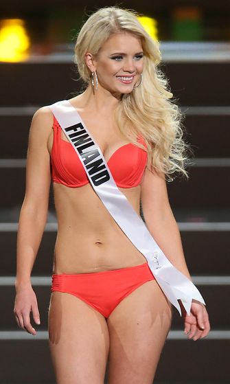 Lotta Näkyvä Miss Universumeissa 2013