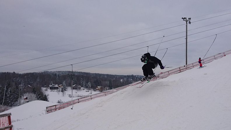 Sipoolaisessa Talma Ski-laskettelukeskuksessa laskettiin tänään täyttä päätä