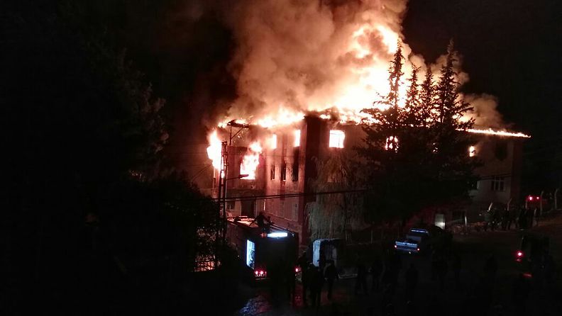 Turkki tulipalo asuntola 