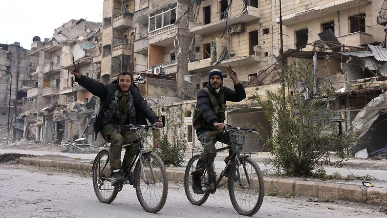 Aleppo voitonmerkki syyrian sotilaat
