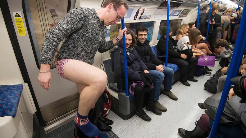 lontoon metro housut 2