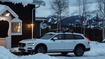 203736_Volvo_V90_Cross_Country_by_the_Get_Away_Lodge