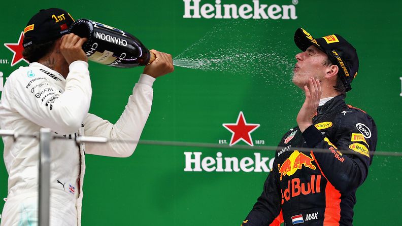 Lewis Hamilton ja Max Verstappen
