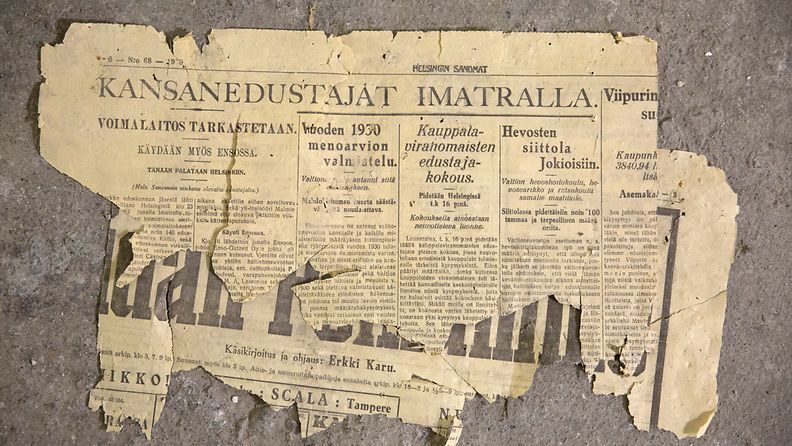 Eduskuntatalon peruskorjaus. Peruskorjauksessa löytynyt Helsingin Sanomien sivu vuodelta 1929.
