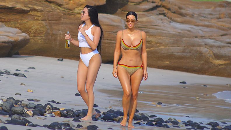 Kim Kardashian ja ystävä Stephanie Meksikossa 24.4.2017