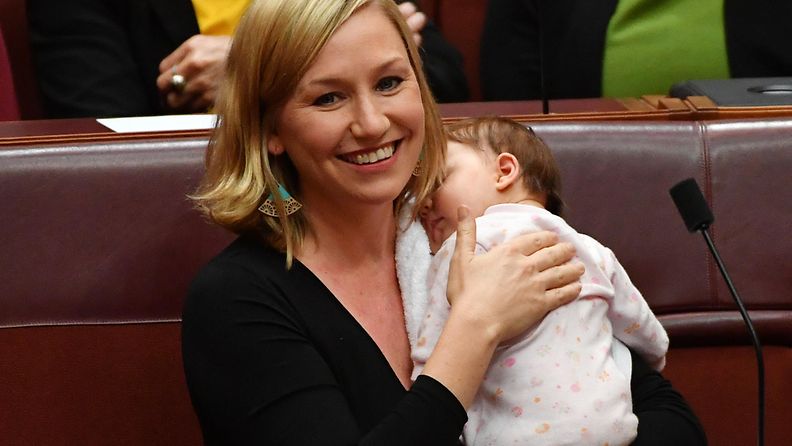 Larissa Waters imetti Australian parlamentissa