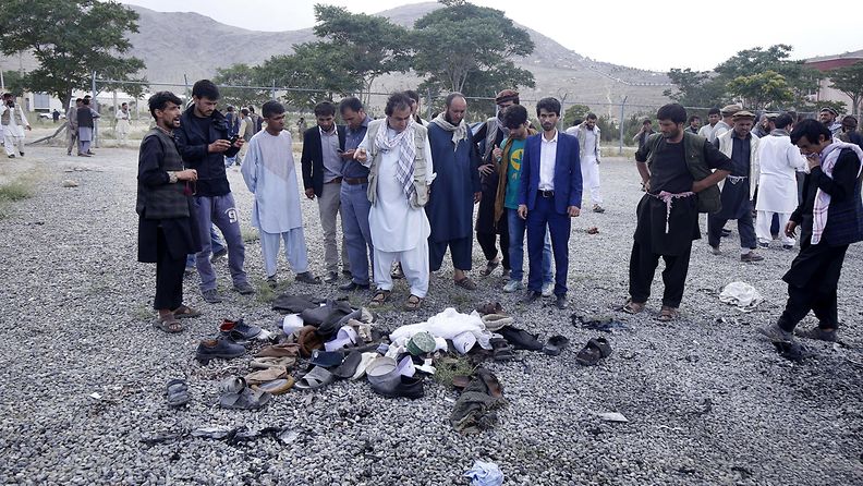 Pommi surmasi Afganistanissa hautajaisissa