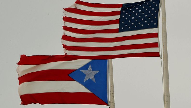 Puerto Ricon ja Yhdysvaltain lippu