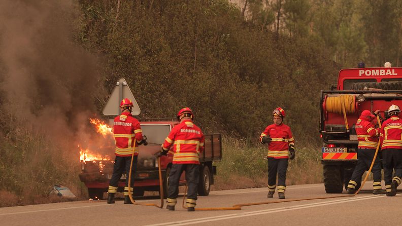 Keski-Portugalissa kymmeniä ihmisiä on kuollut rajussa metsäpalossa