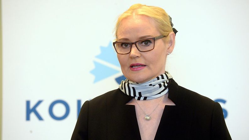 Perussuomalaiset jättänyt kansanedustaja Veera Ruoho ilmoitti siirtyvänsä kokoomukseen tiedotustilaisuudessa Helsingissä