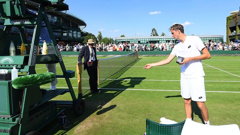 Daniil Medvedev 2017 Wimbledon (1)