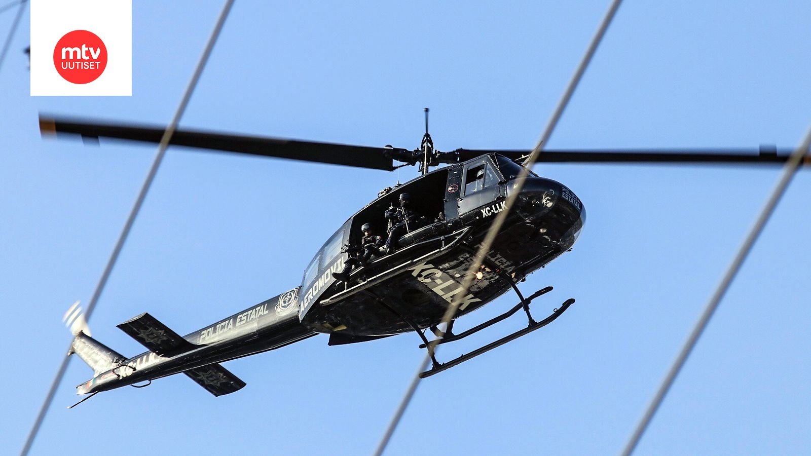 Syyttäjä: Poliisi käytti helikopteria kuvatakseen nudisteja ja pariskunnan  lemmen leikkejä 