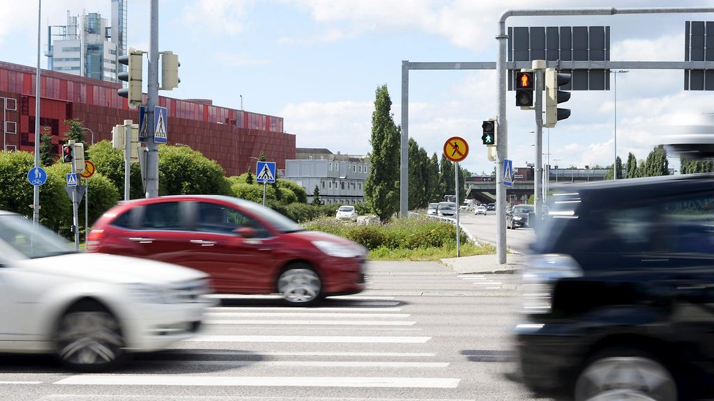 Suomen liikenneonnettomuudet kasautuvat Helsinkiin – lista 10  vaarallisimmasta turmapaikasta 