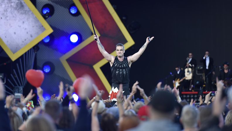 Robbie Williams konsertoi 10.8.2017 Tampereella (6)