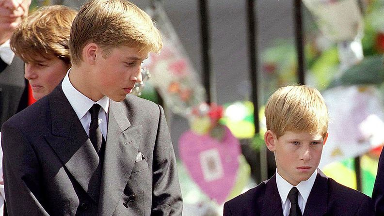 William ja Harry prinsessa Dianan hautajaiset 1997