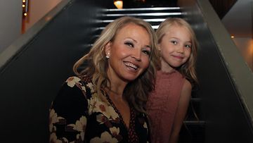 Marita Taavitsainen ja Stella-tytär Janina F -malliston 10-v-juhlissa Teatterissa 7.9.2017 2