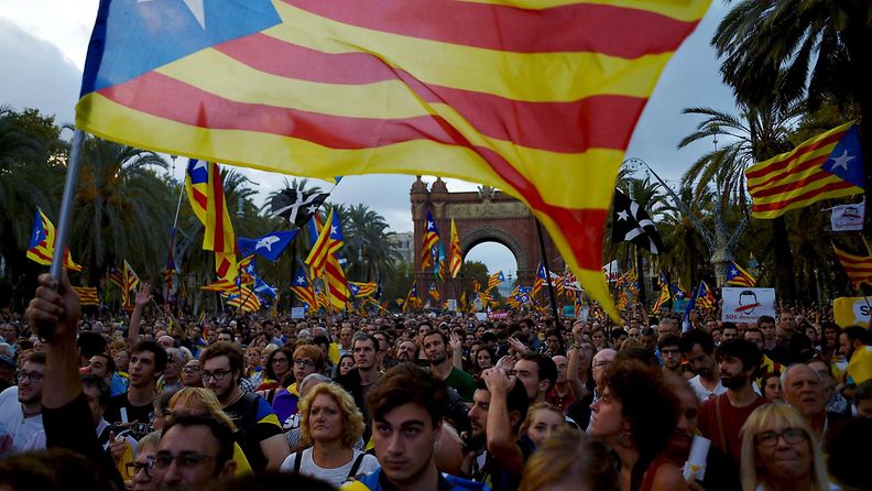 Katalonia itsenäisyys puhe parlamentti