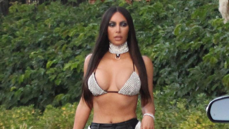 Kim Kardashian halloween aaliyah 30.10.2017 (1)