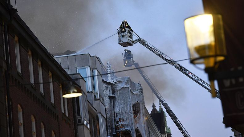 Kerrostalon tulipalo Tukholmassa