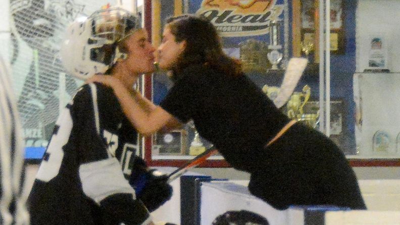 Justin Bieber ja Selena Gomez pussailee