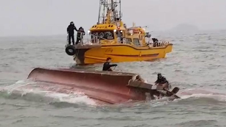 Kalastusalus kaatui Etelä-koreassa
