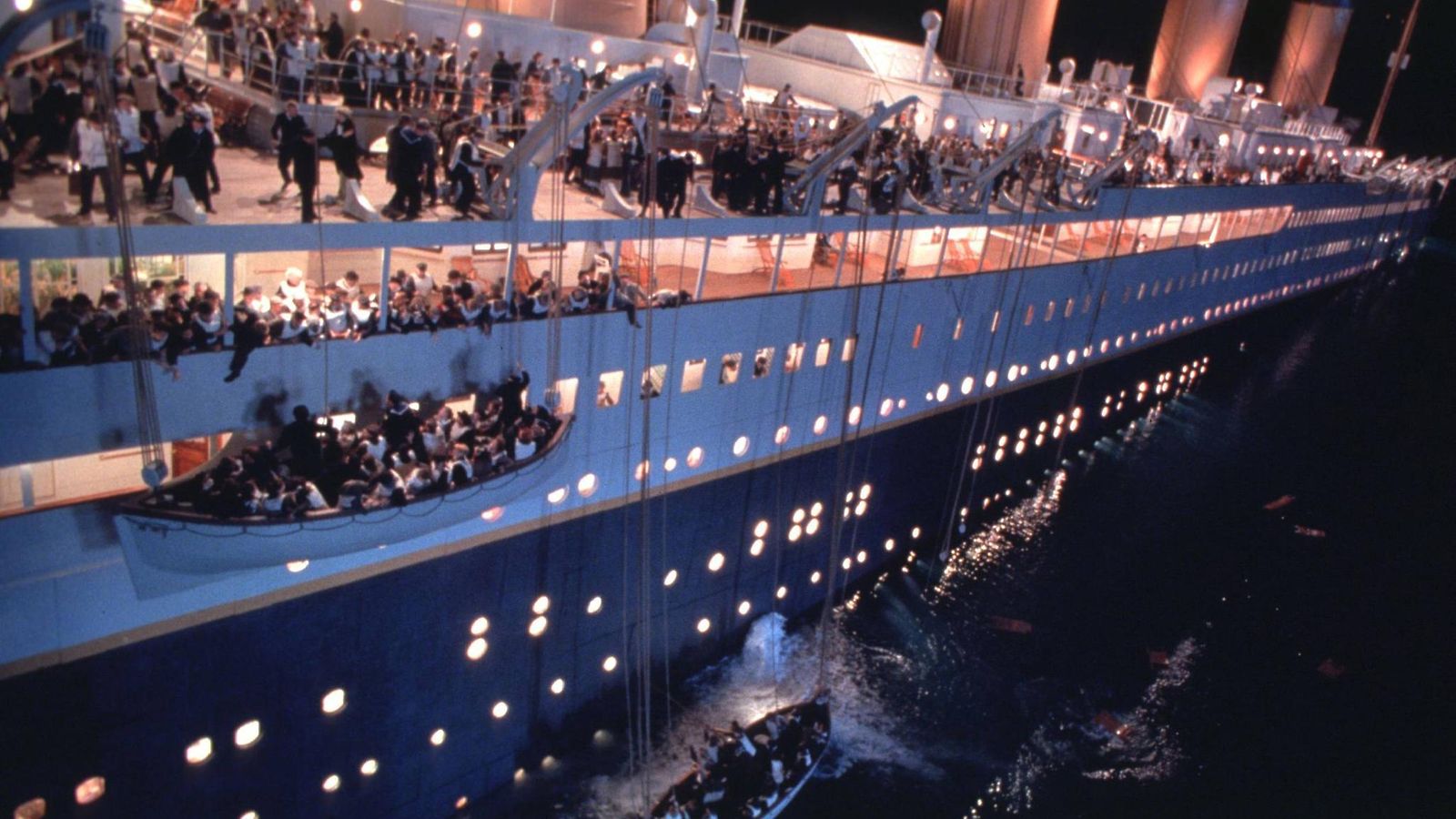 Tiesitkö? Titanic-leffassa yhdessä menehtynyt vanhuspari perustuu  tosielämän pariskuntaan 