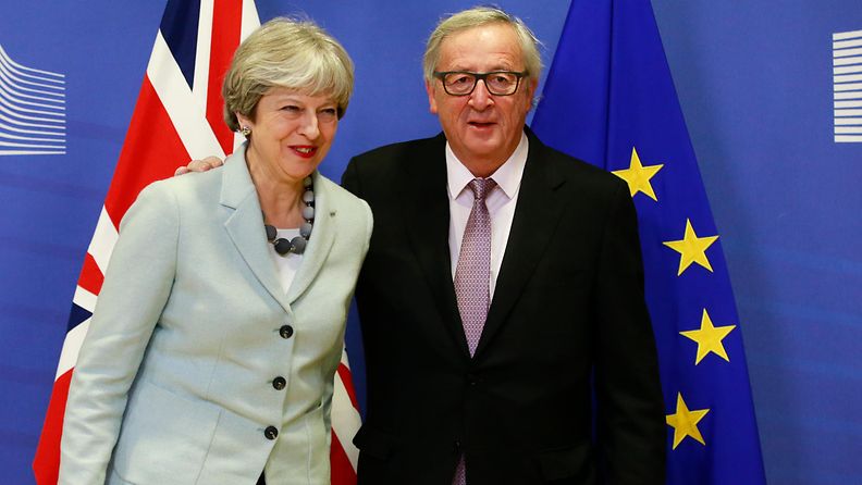 May ja Juncker Brysselissä 8.12.2017