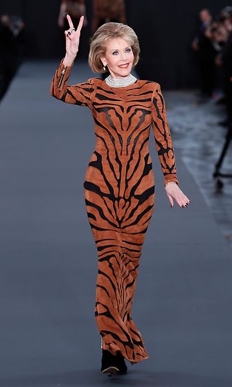 Jane Fonda 1.10.2017 Pariisin muotiviikoilla 1