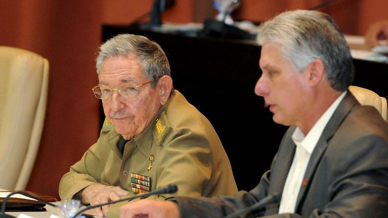 AOP Raul Castro ja varapresidentti Miguel Diaz-Canel Kuuban kansalliskokouksessa 21.12.2017