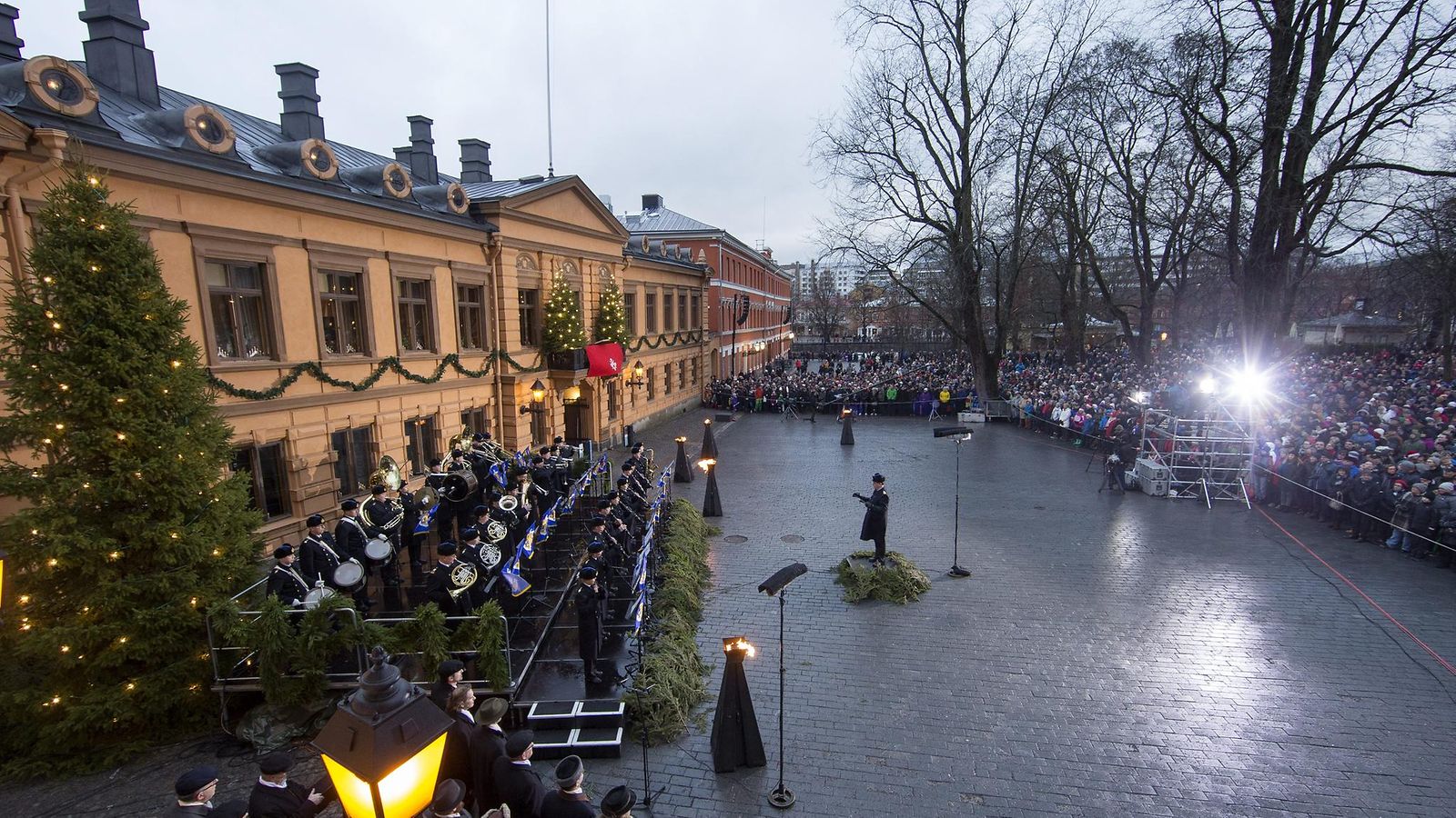 Turku julistaa tänään joulurauhan – Brinkkalan talon ympäristö on suljettu  yleisöltä koronan vuoksi 