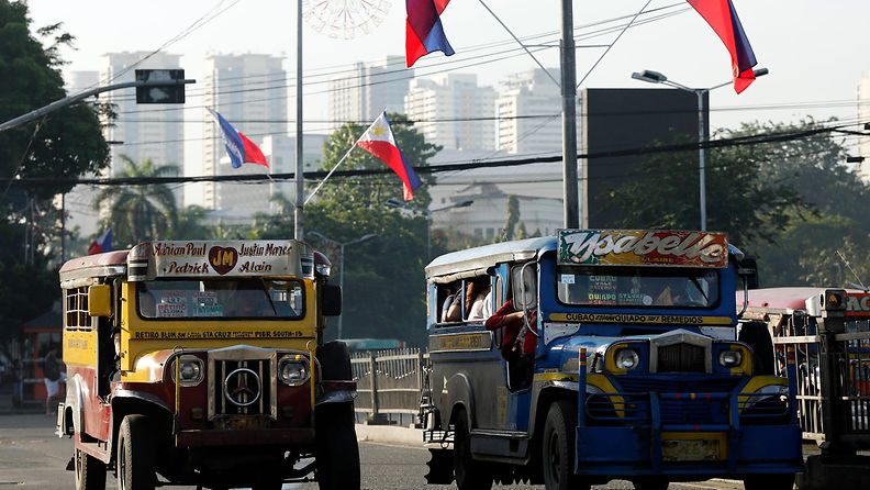 Jeepney Filippiinit, maastoauto, julkinen liikenne